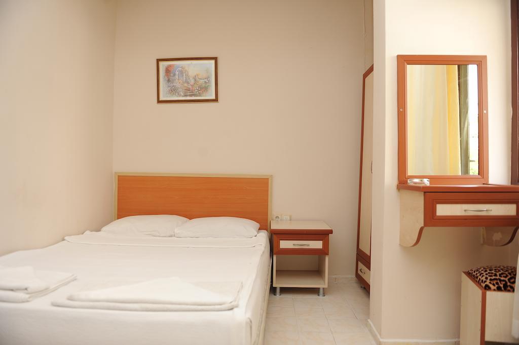 Holiday World Hotel Alanya Rum bild