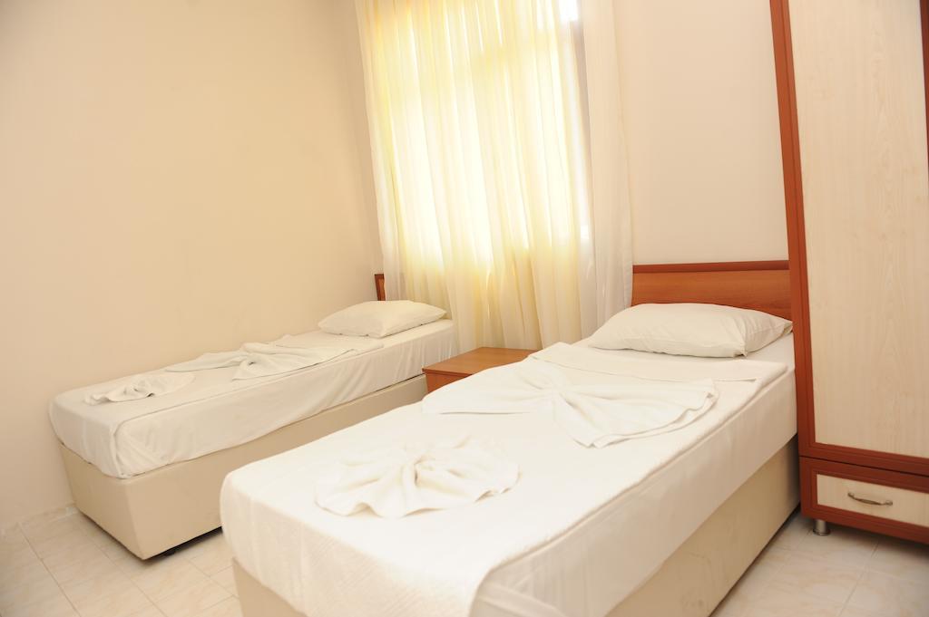 Holiday World Hotel Alanya Rum bild
