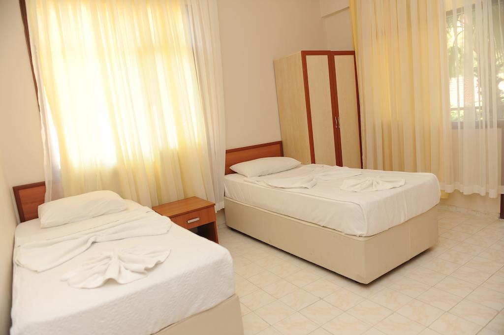 Holiday World Hotel Alanya Rum bild