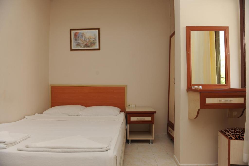 Holiday World Hotel Alanya Rum bild