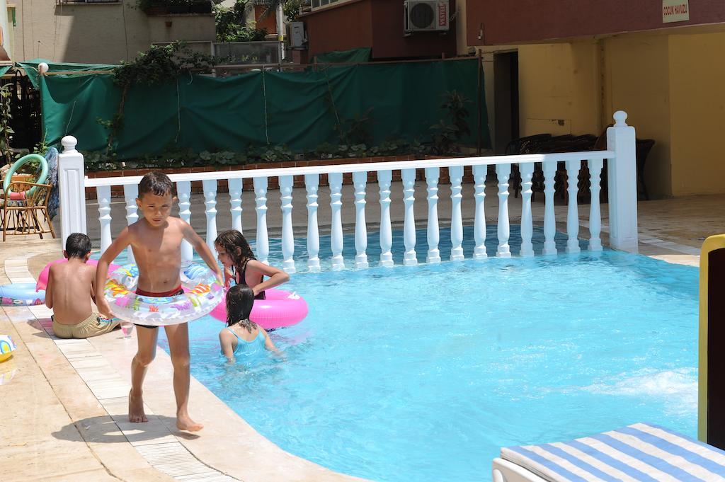 Holiday World Hotel Alanya Exteriör bild